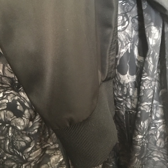 Harley Davidson Womens Size 2W Allover Print Skull Bomber Jacket 97121-20VW - Picture 4 of 7